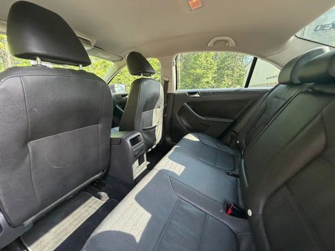 Used 2012 Volkswagen Jetta SE FWD image 15