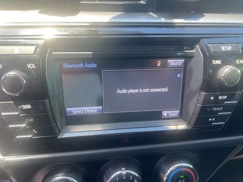 Used 2016 Toyota Corolla L image 3