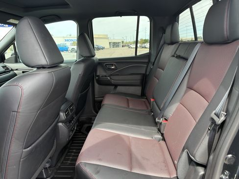 Certified 2025 Honda Ridgeline Black Edition image 12