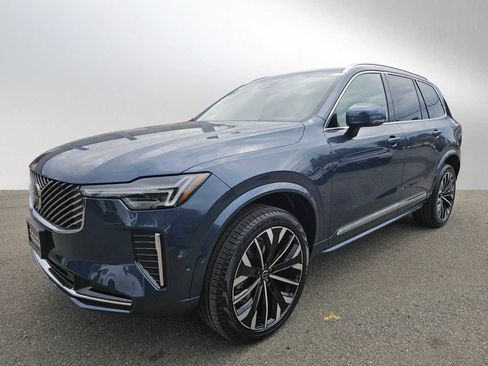 New 2026 Volvo XC90 B5 Plus w/ Protection Package image 7