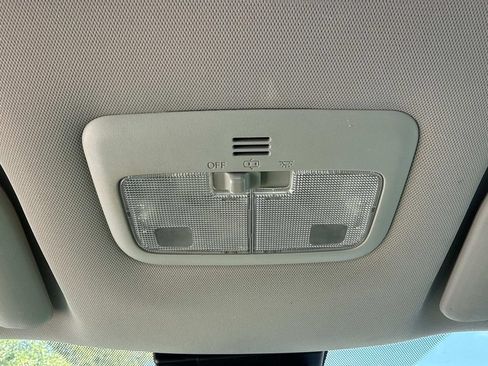 Used 2018 Toyota Corolla SE FWD image 43