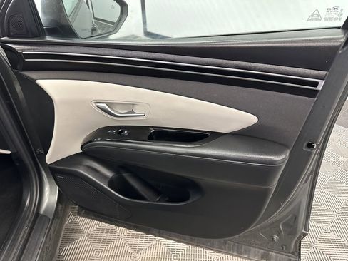 Used 2023 Hyundai Tucson Limited AWD/4WD image 16