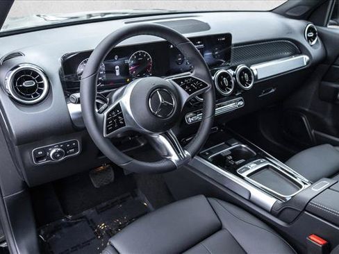 New 2026 Mercedes-Benz GLB 250 4MATIC image 10