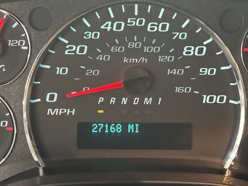 Used 2024 Chevrolet Express 2500 w/ Driver Convenience Package image 18