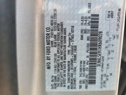 Used 2017 Lincoln MKZ Reserve FWD image 35