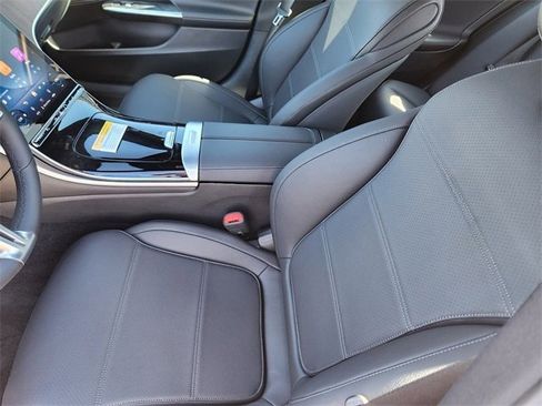 Certified 2025 Mercedes-Benz C 300 4MATIC Sedan image 8