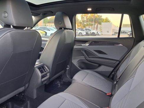 New 2026 Volkswagen Tiguan SE R-Line FWD image 5
