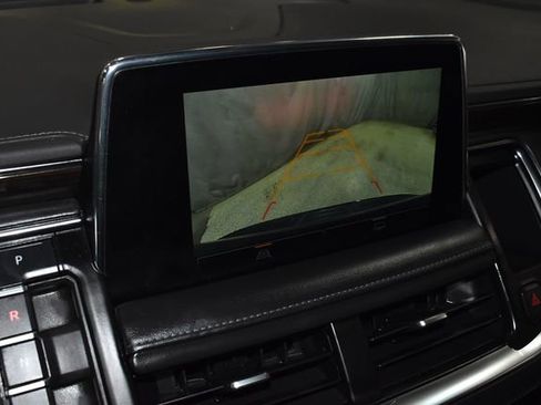 Used 2022 GMC Yukon SLE image 16