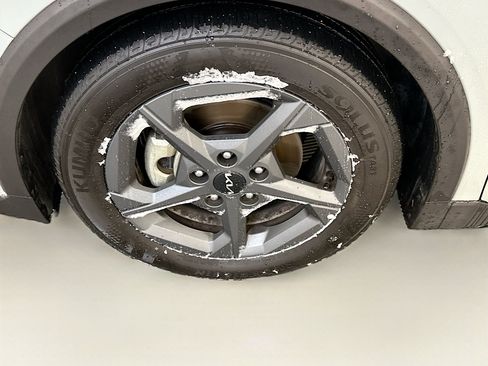 Used 2025 Kia K4 LXS image 11