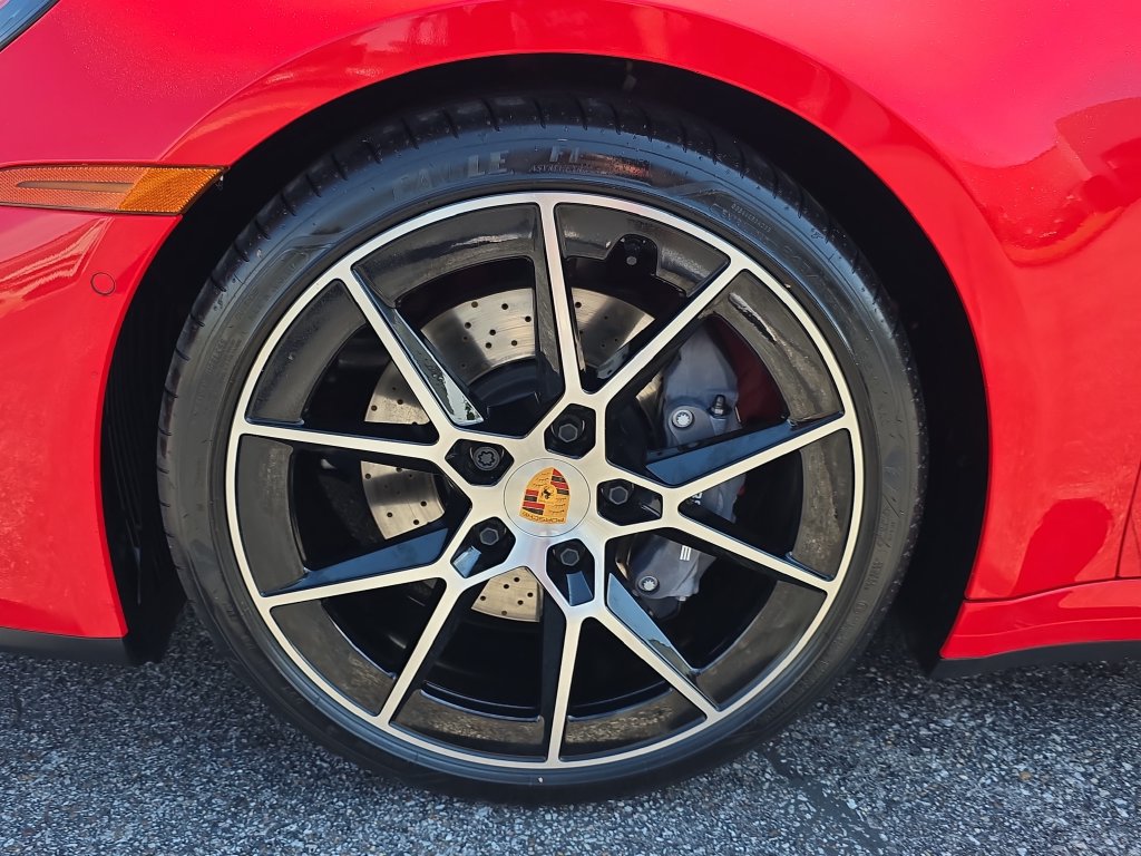 Used 2025 Porsche 911 Carrera RWD image 9