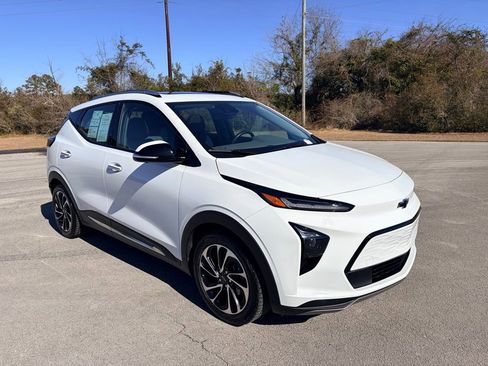 Used 2023 Chevrolet Bolt EUV Premier w/ Sun & Sound Package image 2