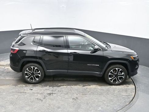 Used 2022 Jeep Compass Limited image 28