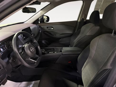 Used 2023 Nissan Rogue SV image 13