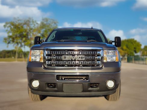 Used 2013 GMC Sierra 2500 SLE w/ SLE Preferred Package image 2