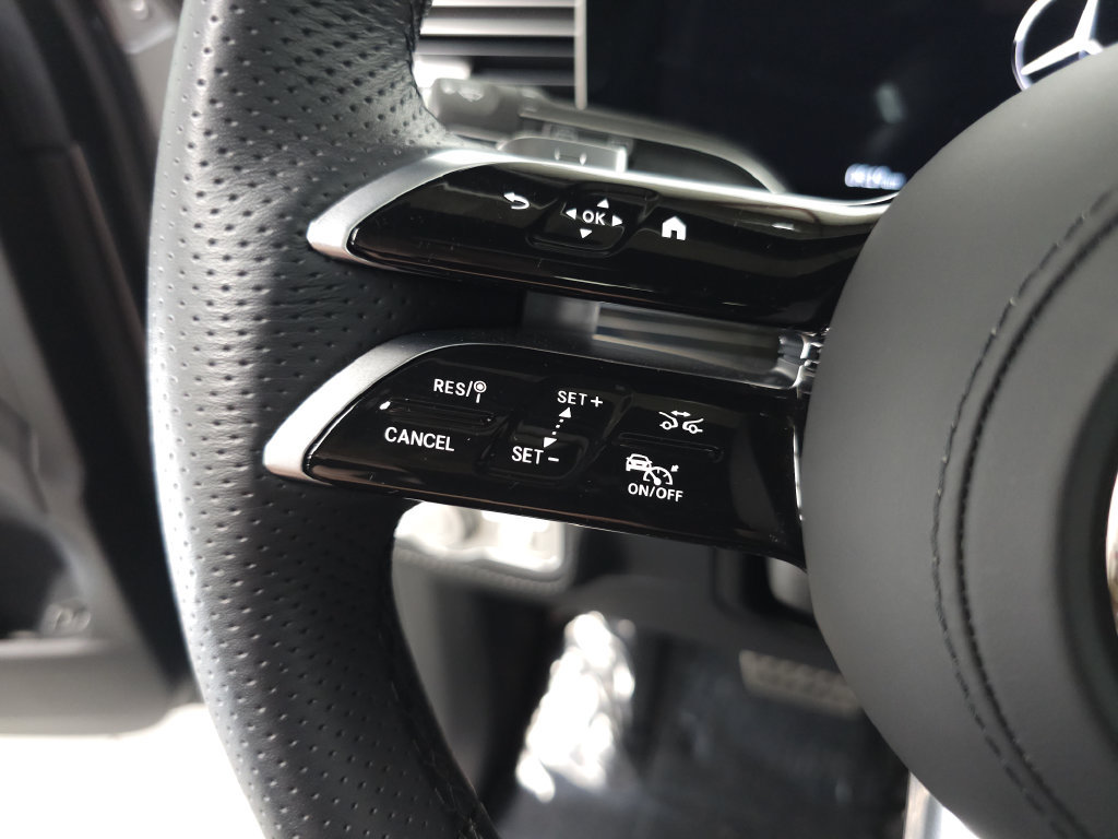 Certified 2025 Mercedes-Benz GLS 450 4MATIC image 11