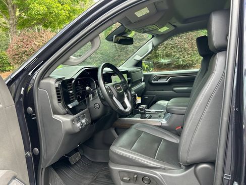 Used 2023 GMC Sierra 1500 SLT w/ SLT Premium Package AWD/4WD image 44