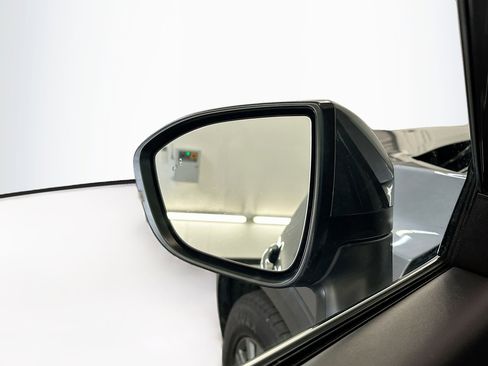 Used 2023 Nissan Pathfinder SV image 16