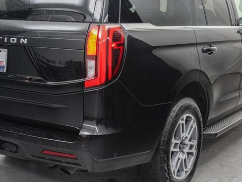 Certified 2025 Ford Expedition Active AWD/4WD image 9