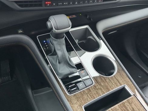 Used 2025 Toyota Sienna Platinum image 15