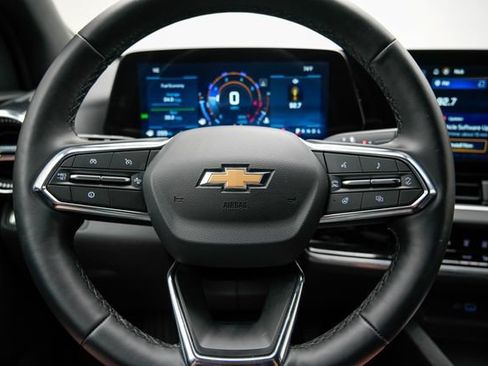 Used 2026 Chevrolet Equinox LT AWD/4WD image 32