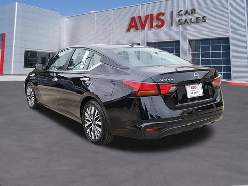 Used 2025 Nissan Altima 2.5 SV FWD image 9