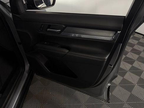 Used 2025 GMC Terrain Elevation AWD/4WD image 32