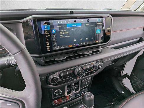 Used 2025 Jeep Gladiator Rubicon AWD/4WD image 22