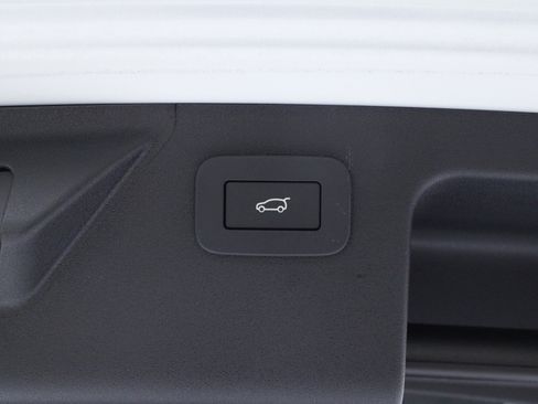 Used 2025 Land Rover Discovery Sport S AWD/4WD image 11