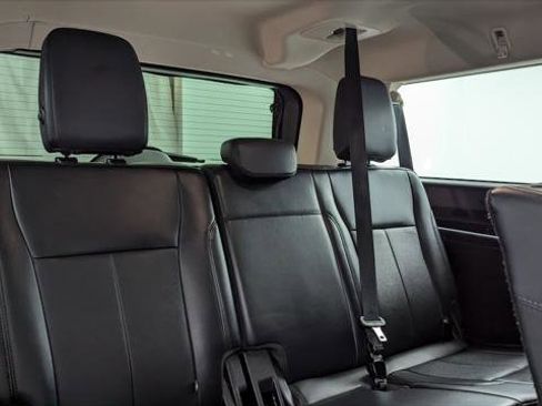 Used 2023 Ford Expedition Max XLT image 19