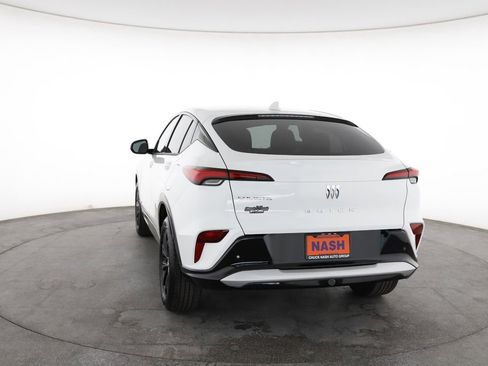 Used 2025 Buick Envista Sport Touring image 10