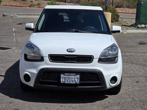 Used 2013 Kia Soul FWD image 7