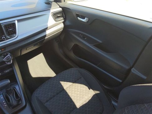 Certified 2022 Kia Rio S image 17