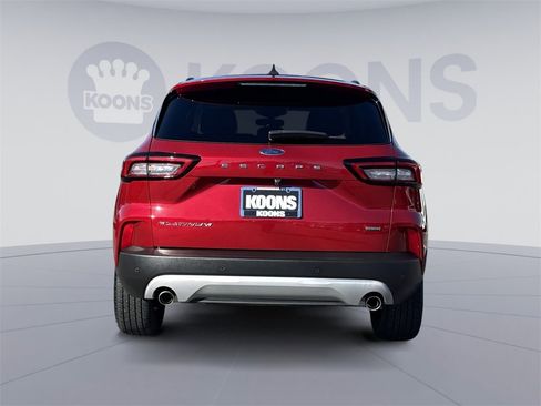 Used 2023 Ford Escape Platinum w/ Premium Technology Package image 5