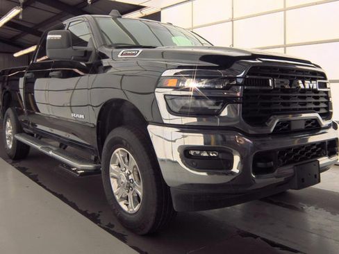 Used 2026 RAM 2500 Big Horn AWD/4WD image 2