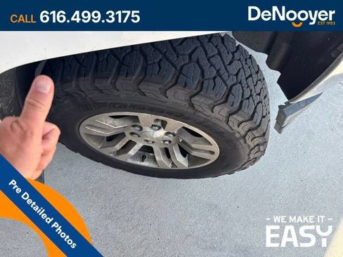 Used 2018 Chevrolet Silverado 1500 LT w/ All Star Edition AWD/4WD image 8