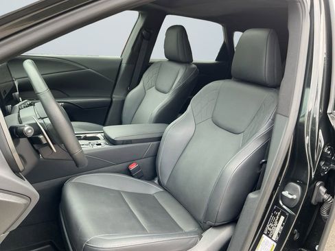 Used 2024 Lexus RX 350 Premium w/ Cold Area Package AWD/4WD image 10