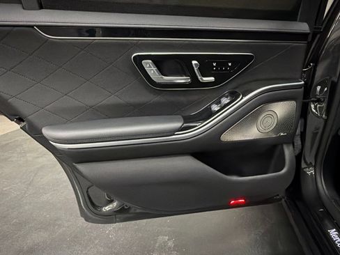Certified 2023 Mercedes-Benz S 580e 4MATIC Sedan image 38