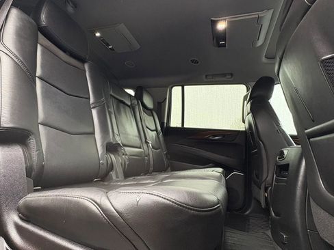 Used 2017 Cadillac Escalade ESV Luxury AWD/4WD image 31