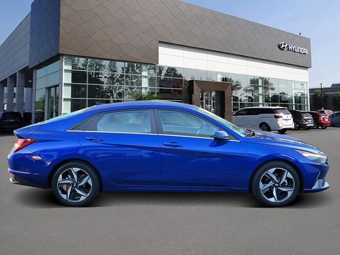 Certified 2023 Hyundai Elantra Limited image 4