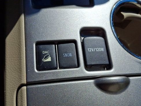 Used 2013 Toyota Highlander SE AWD/4WD image 30