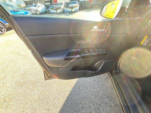 Used 2022 Kia Sportage EX image 10