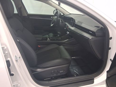 Used 2025 Kia K5 EX FWD image 18