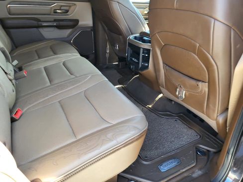 Used 2019 RAM 1500 Laramie Longhorn image 11