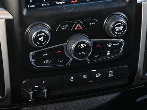 Used 2018 RAM 2500 SLT AWD/4WD image 16