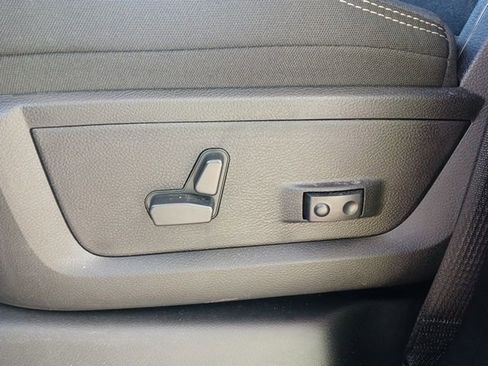 New 2026 RAM 3500 Big Horn AWD/4WD image 32