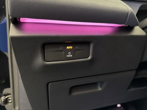 New 2026 Volkswagen Tiguan SE image 15