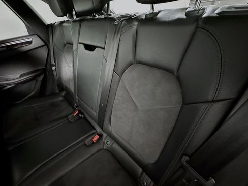 Used 2018 Porsche Macan image 4