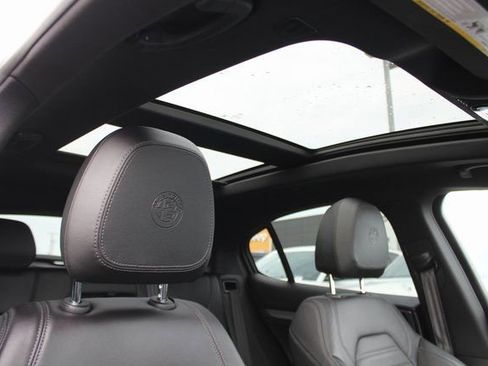 Used 2023 Alfa Romeo Stelvio Veloce AWD/4WD image 35