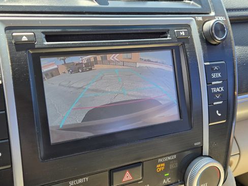 Used 2014 Toyota Camry LE FWD image 18
