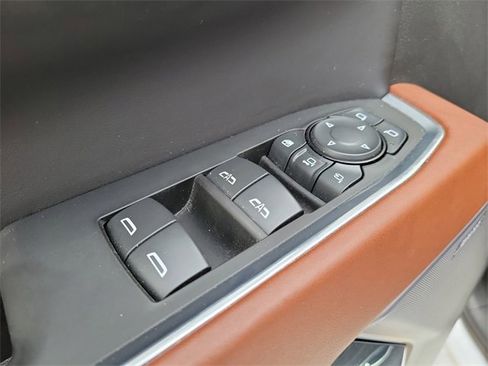 Used 2024 GMC Sierra 2500 Denali Ultimate image 19